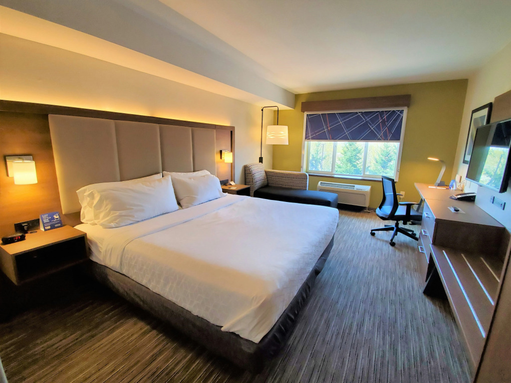 Holiday Inn Express Hotel & Suites Seattle North - Lynnwood by IHG