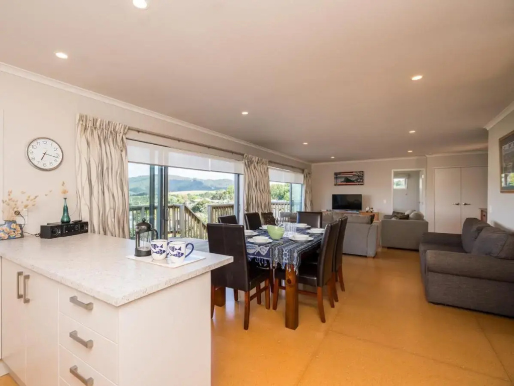 Driftwood Views - Mangawhai Heads Holiday Home