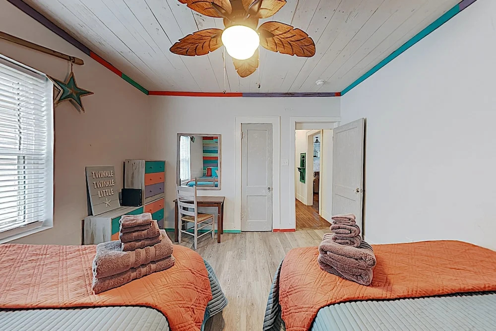 New Listing! Charming Getaway - 1 Block To Beach 3 Bedroom Home