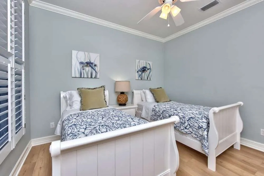 Neapolitan Vacation Rentals - Pet Friendly, Newly Updated Luxury Home with Private Pool! Complete Privacy and Only a 10 Minute Walk to Vanderbilt Beach Close to Mercato and the Best of Naples
