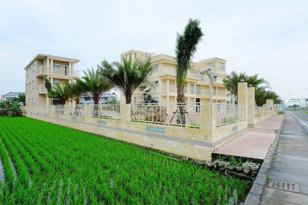 Kuan Pin Four Season Villa