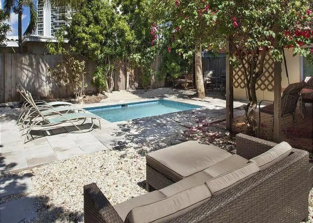 Florida Retreat with pool Sleeps 14