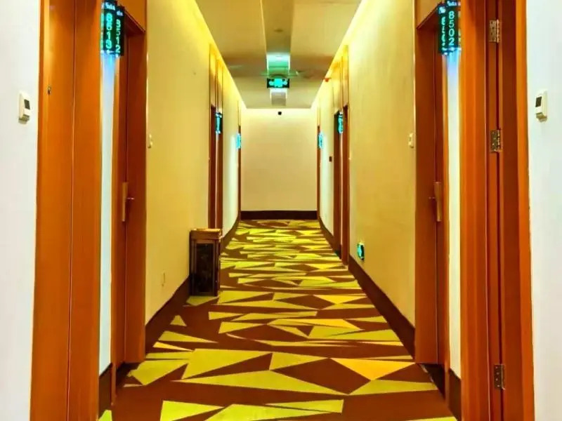 Vatica Jiuquan Eastern Bus Station Hotel