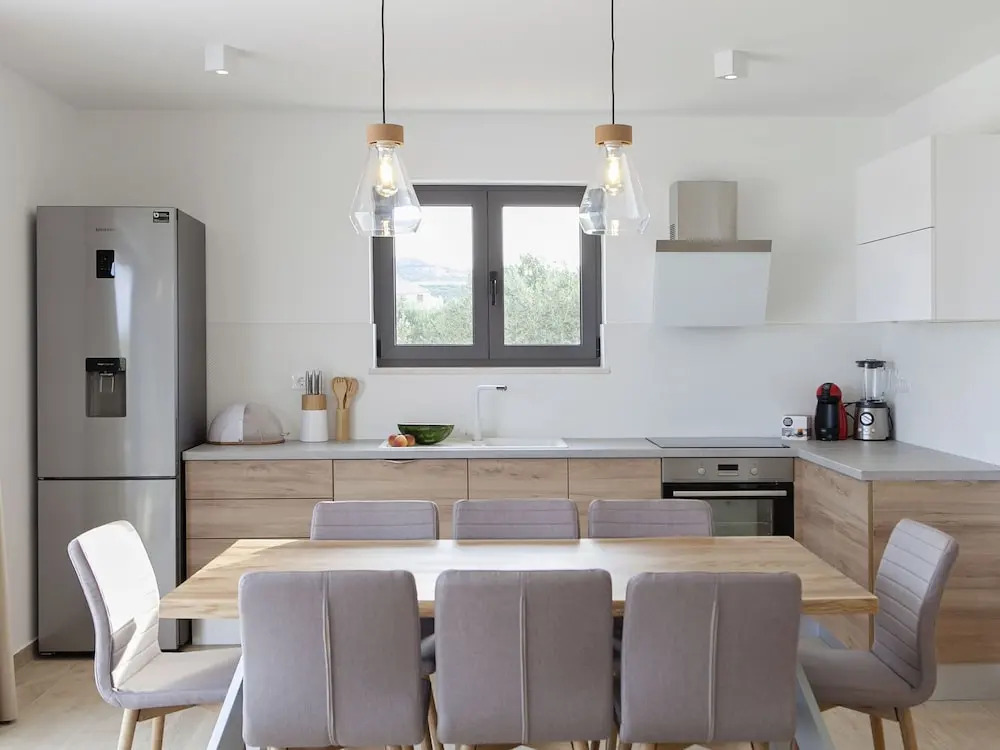 Modern Villa in Kaštel Novi With Private Pool