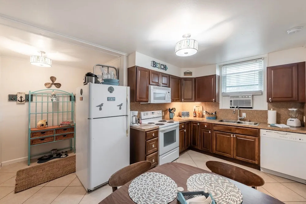Ocean Blue And Ocean Breezes 2 Bedroom Home