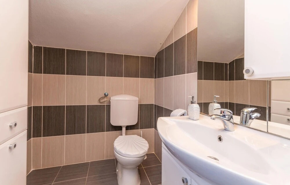 Beautiful Home in Pristeg With 4 Bedrooms, Wifi and Outdoor Swimming Pool