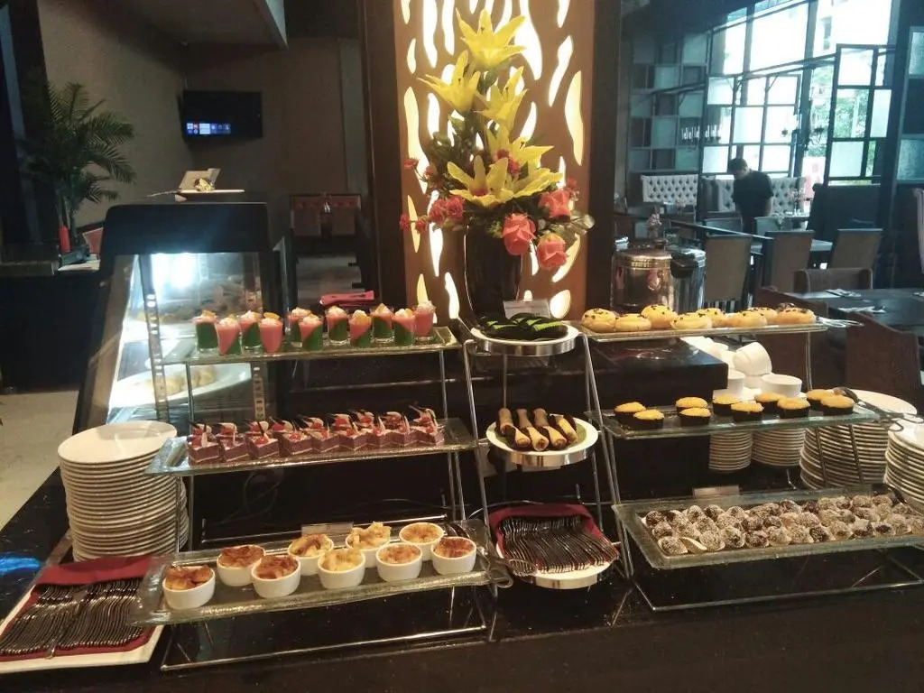 Aria Centra Surabaya