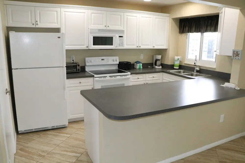 Jamaica Royale - 704 - 2 Br Condo