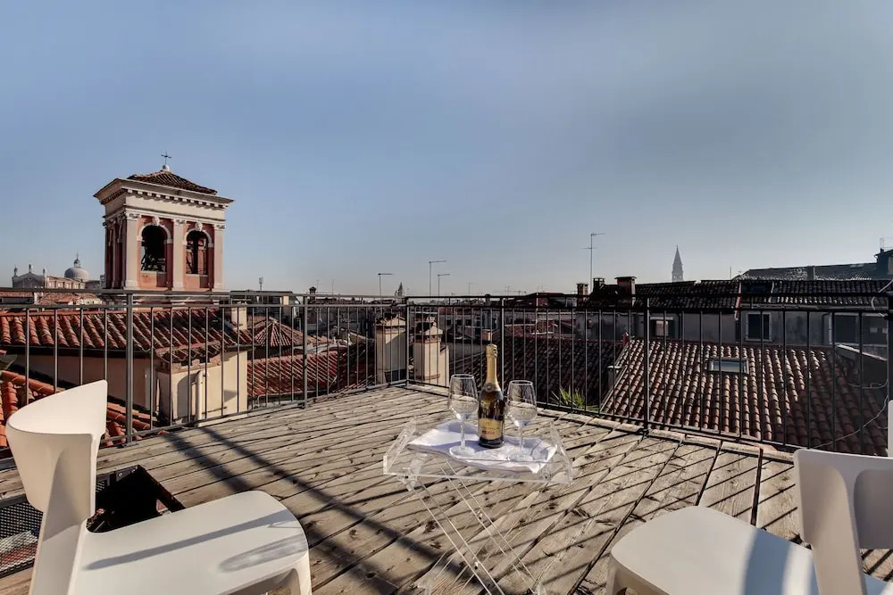 Venice Skyline View Sudio Apartment