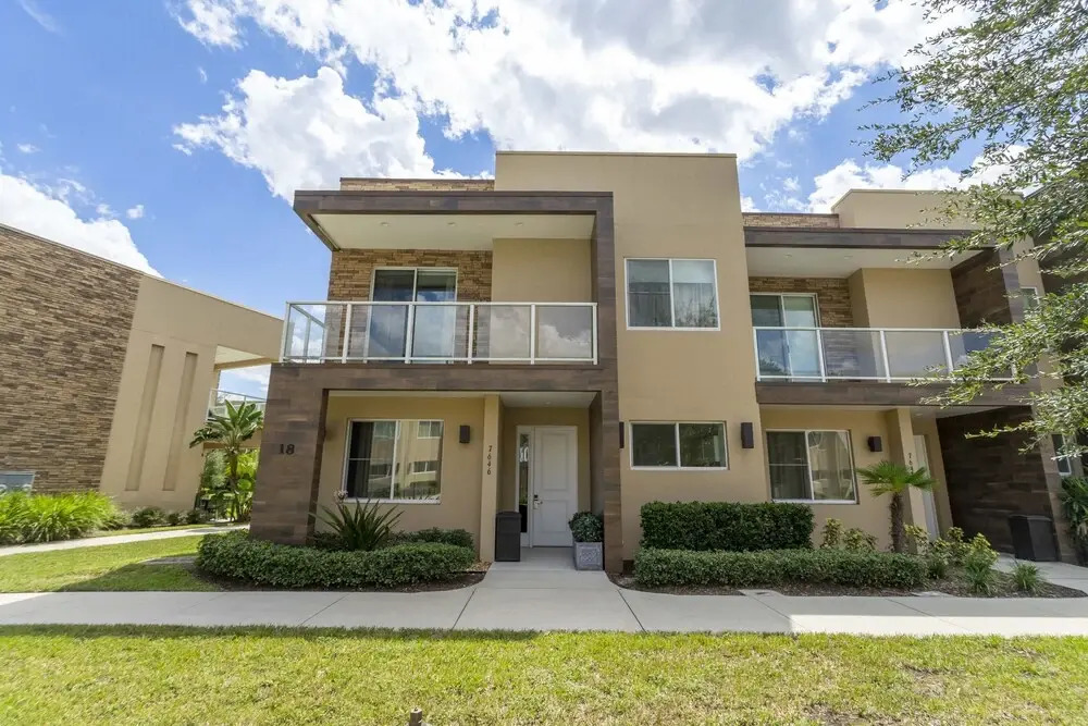 7646 Magic Village Yard 4Bd 8G 119445