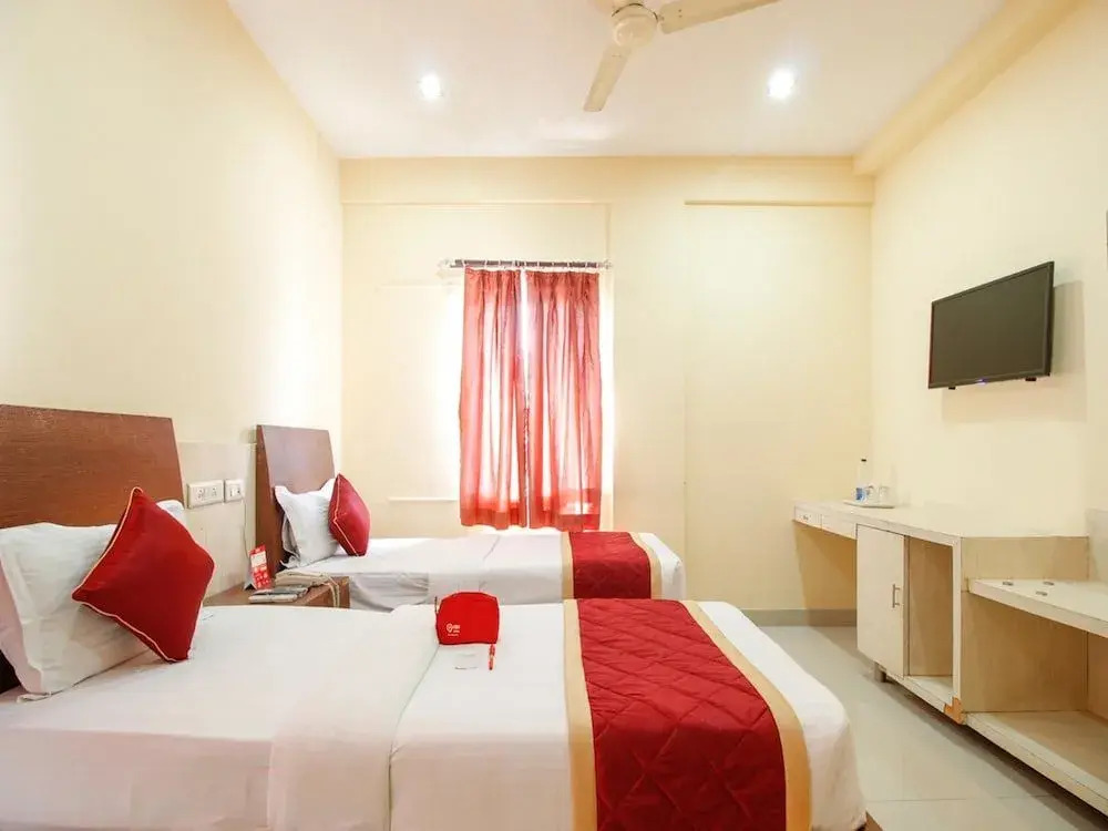 OYO 1520 Hotel Tourist Plaza