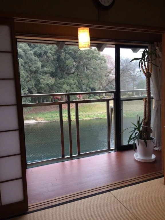 Yasuragi Guest House & Bar