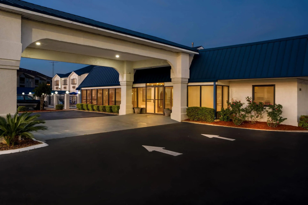 Days Inn - Troy
