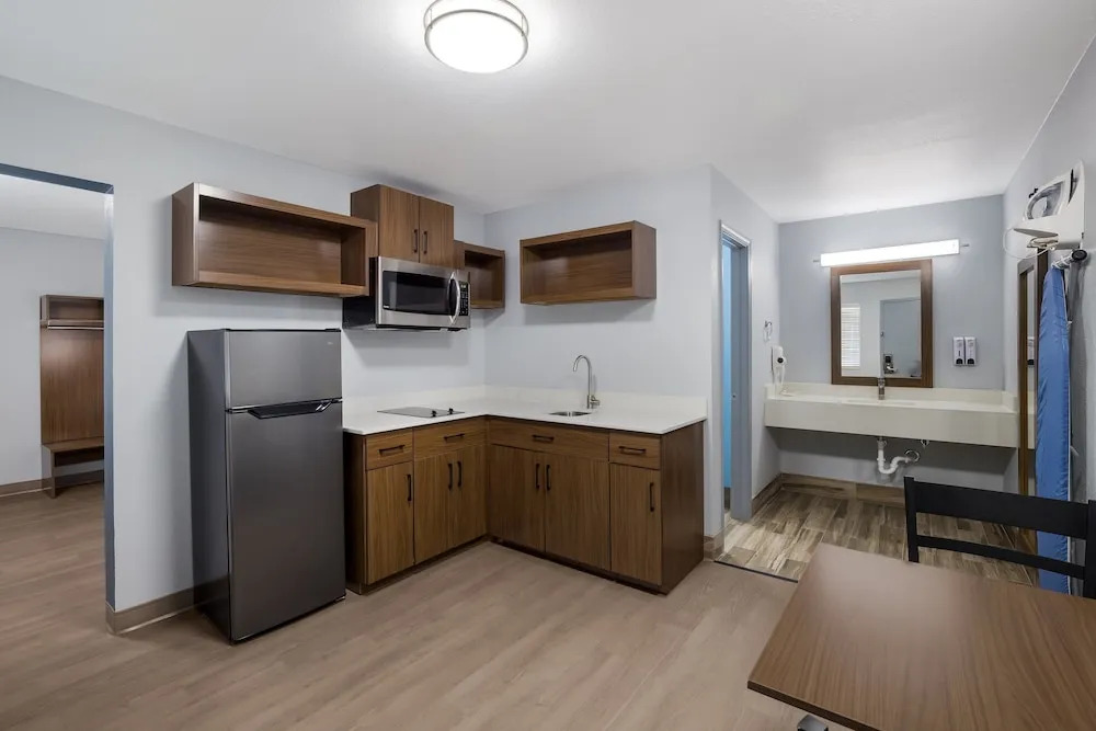 Motel 6 Orange