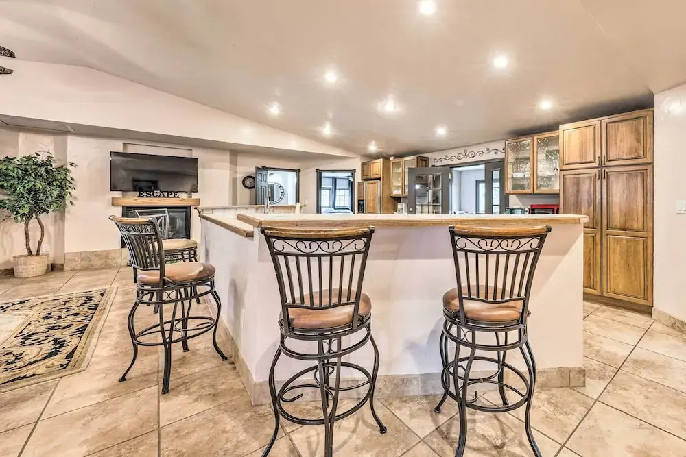 Casa Ruidoso Cabin: Hot Tub, Views & Pool Table!