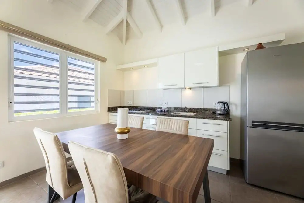 Charming 2BR Apt With Tropical Garden Pool