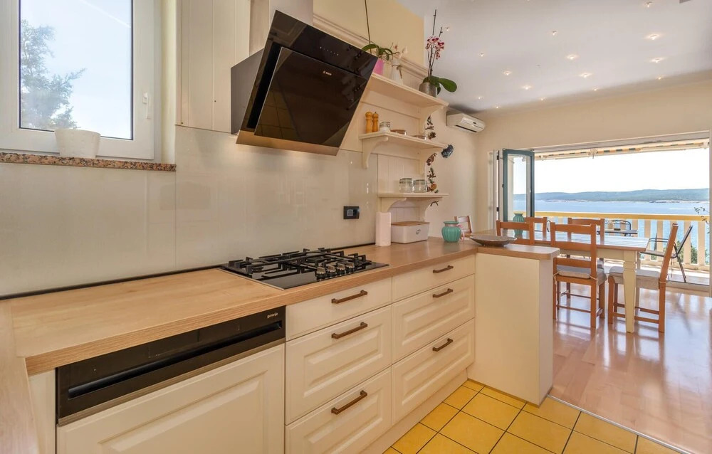 Beautiful Apartment in Crikvenica With 2 Bedrooms and Wifi