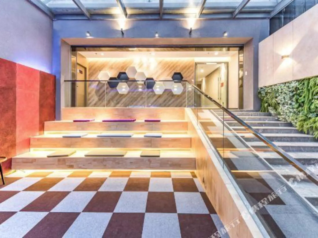 Earl Family Hotel (Huaihe Road Pedestrian Street Xiaoyaojin)