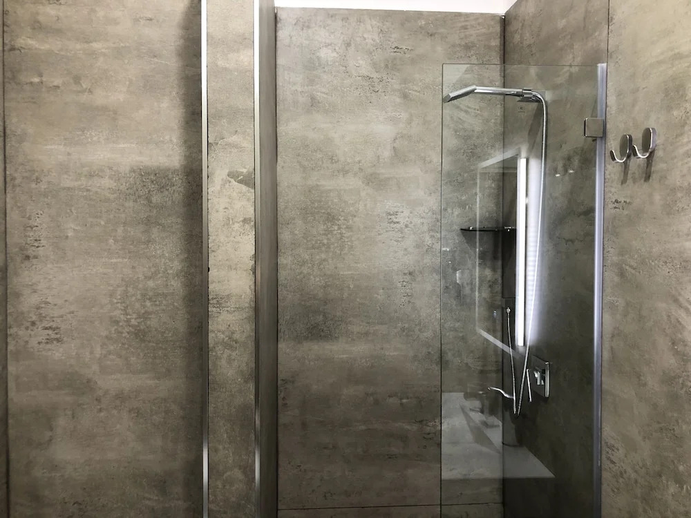 Lav Apartments