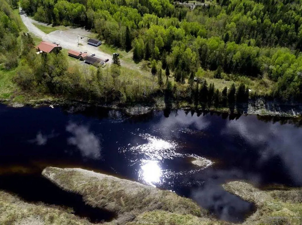 Love Hotels St John River by OYO at Fort Kent ME
