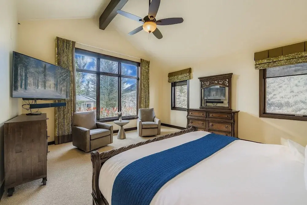 2744 The Cove! Modern Luxury Townhome With Hot Tub, Pool, And Shuttle To The Slopes! 4 Bedroom Home