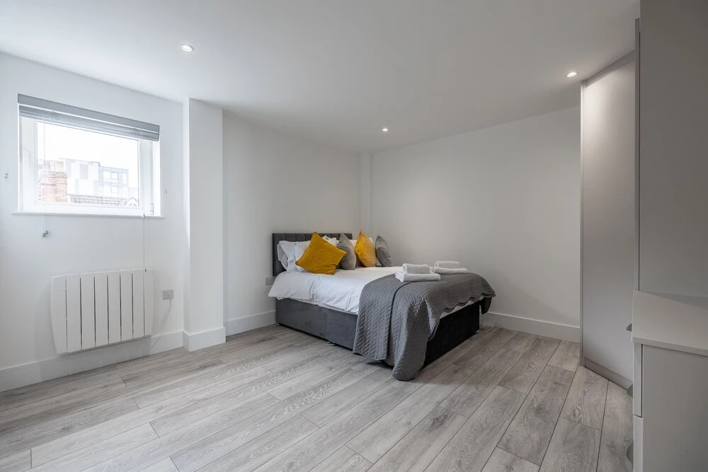Remarkable 2-bed Apartment in Camberley