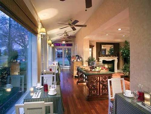 Chateau Inn and Suites