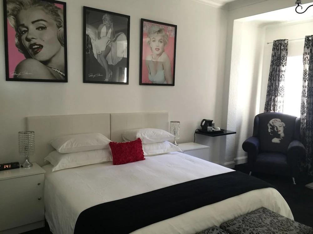 The Glam Guesthouse