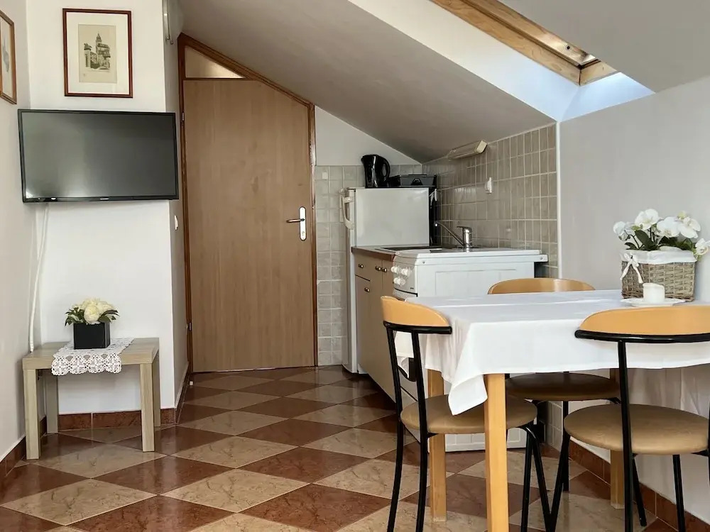 Apartments and Rooms Katija & Egon