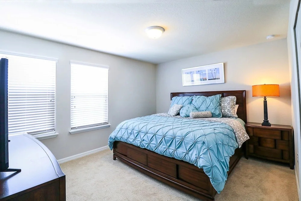 Windsor at Westside-8 Bedrooms House w/pool-3710WW