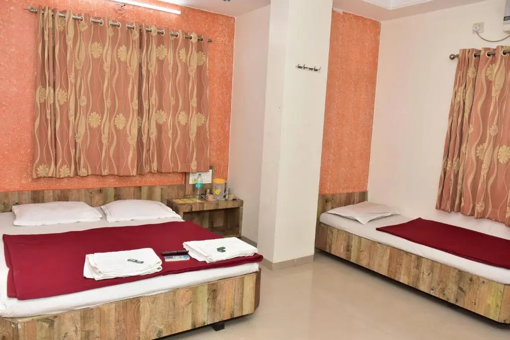 Hotel sai dhyan