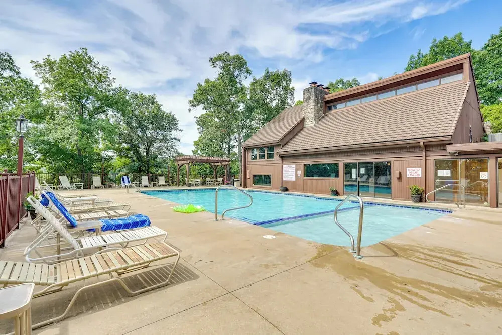 Osage Beach Condo Pools, Boatslip and Pickleball