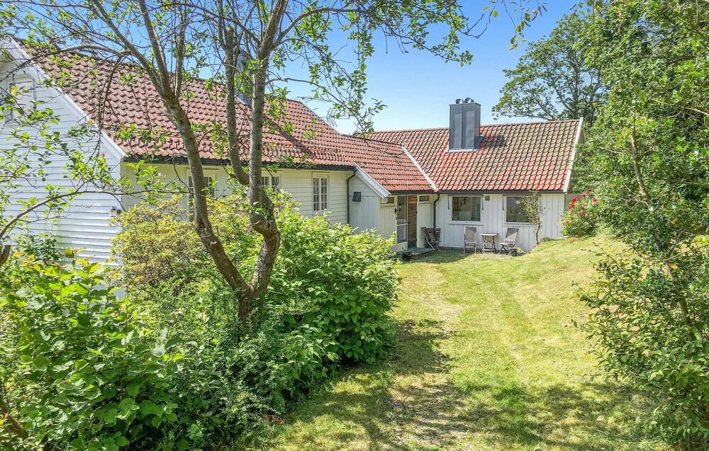 Five-Bedroom Holiday Home In Mandal