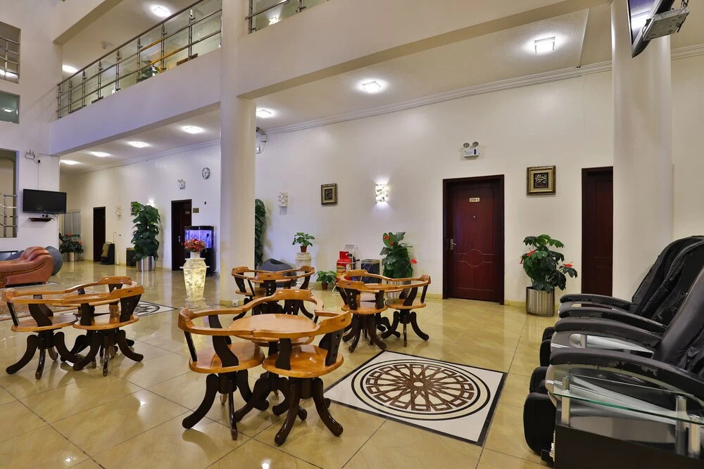 OYO 227 The New Address Hotel