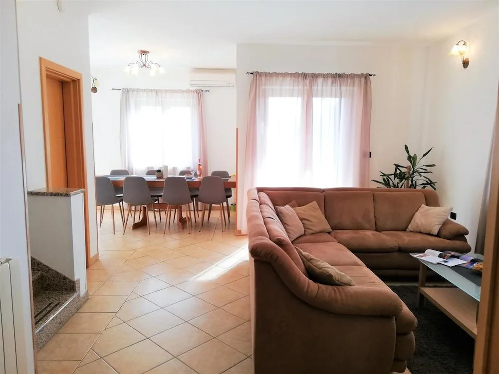 House With 4 Bedrooms in Bale, With Wonderful City View, Enclosed Garden and Wifi Near the Beach