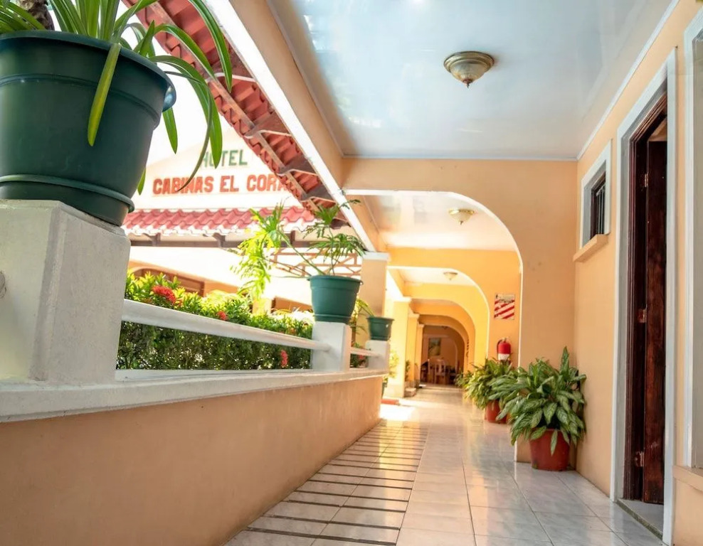 Hotel Cabinas El Coral