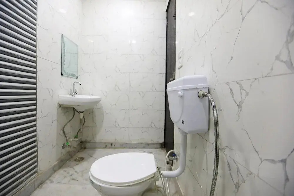 Aashiana Guest House by OYO Rooms