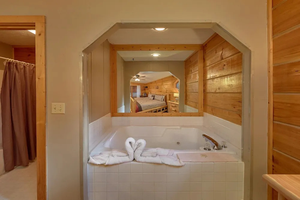 Bear Creek - 2 Br Cabin