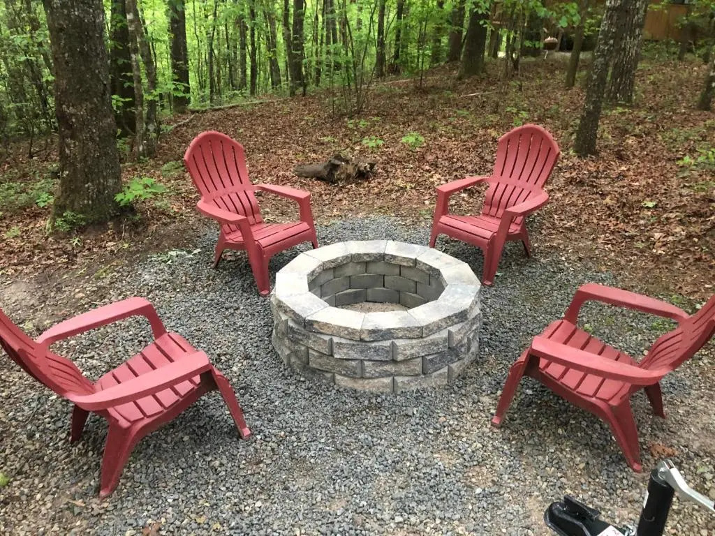 Mountain-top Cabin Get-away with Hot tub and a View