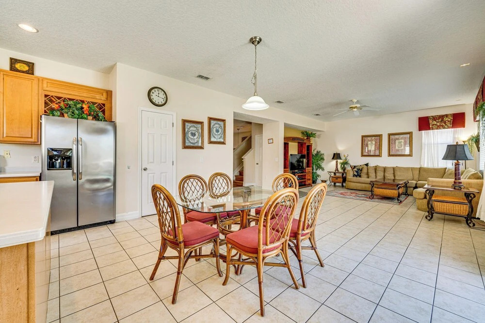 Lanai & Game Room: Vacation Home in Davenport