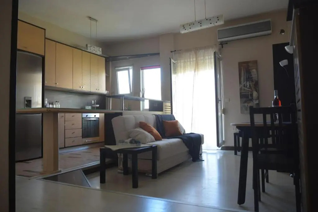 Modern apartment, 5΄ walk from central metro station