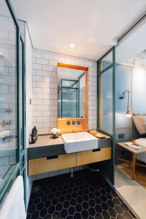 KLoe Hotel