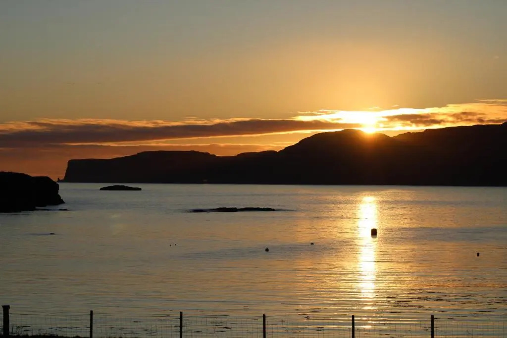 The Loft at Strathardle - Lochside Apartment, Isle of Skye