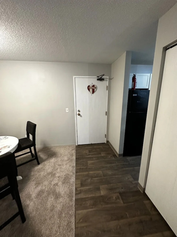 2 BR con patio por el centro comercial