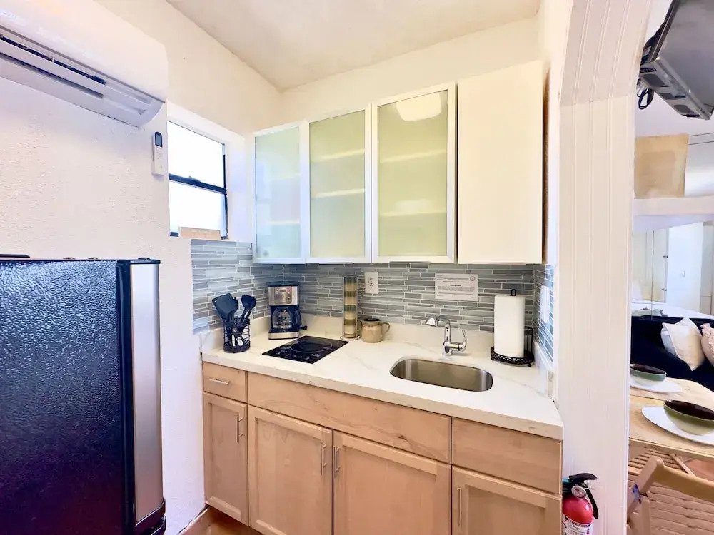 Beach Lover s Studio Apartment in Hollywood FL