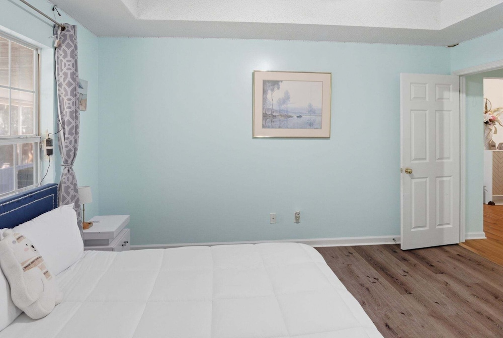 3br Savannah Home Sleeps 5 Near Historic District 3 Bedroom Home
