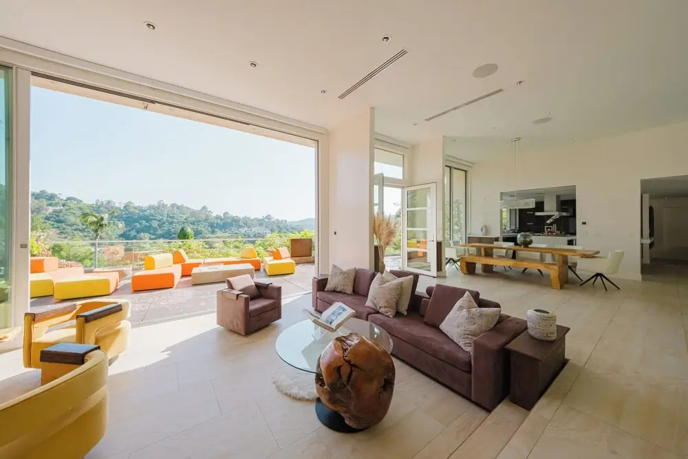 Zen Estate - Luxurious 5BR Beverly Hills Sanctuary With Pool & Canyon Views