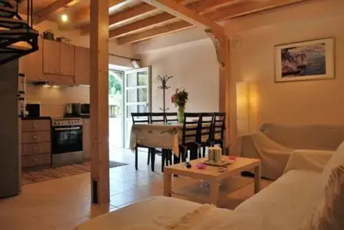 Lefkas Cottage House