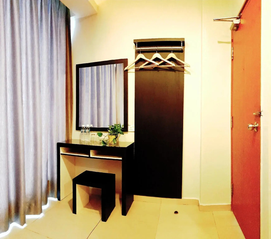 Golden Court Hotel - Sri Pelangi