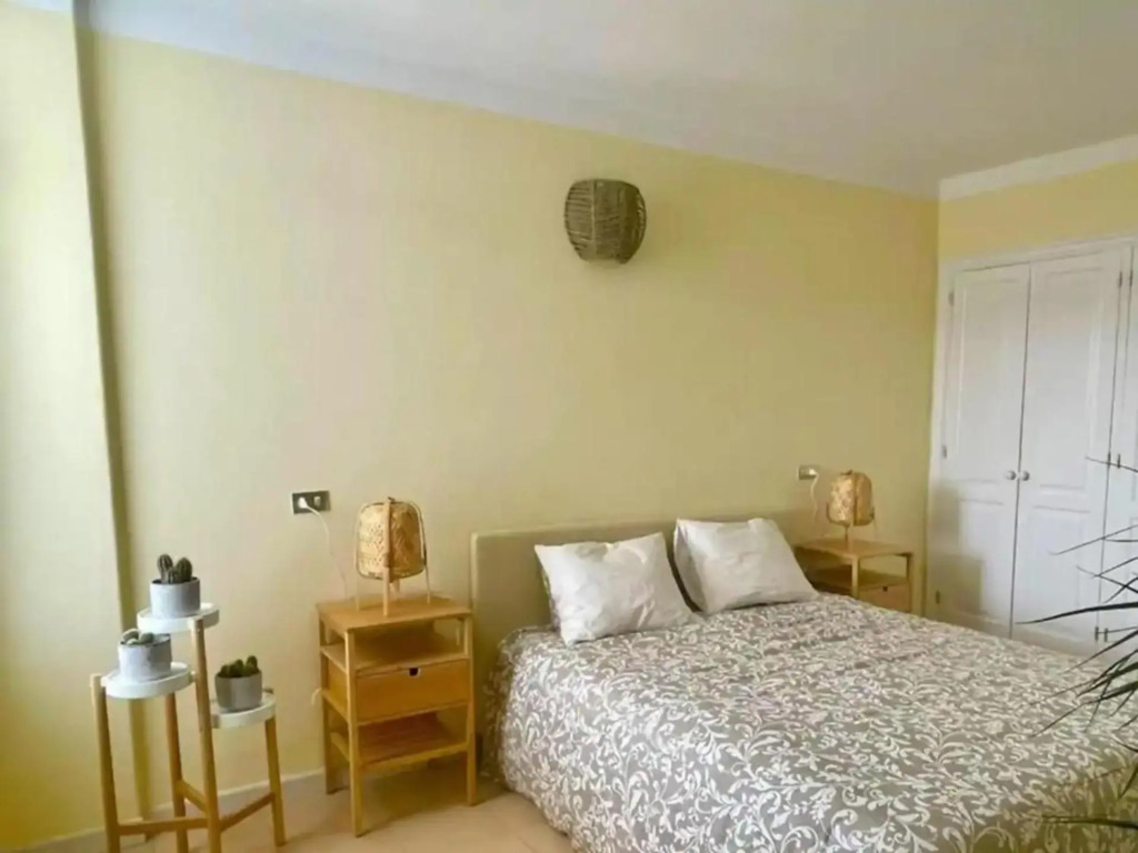 Refurbished 1 bedroom apartment with large pool
